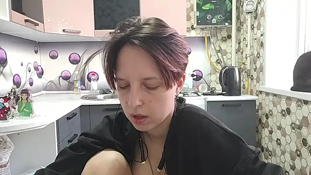 Snapshot of Saranade chatting on June 2026 05:03:04 PM Saranade online show from June 2026 05:03:04 PM