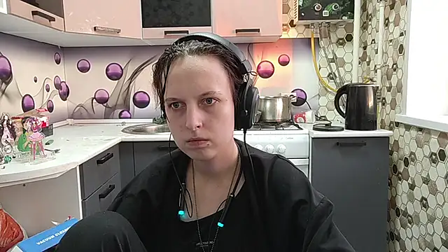 Snapshot of Saranade chatting on June 2026 04:57:01 PM Saranade online show from June 2026 04:57:01 PM