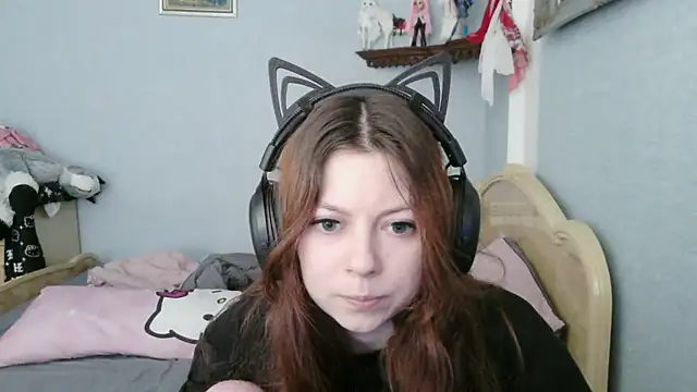 Snapshot of AlessiaViolet chatting on June 2026 09:20:02 AM AlessiaViolet online show from June 2026 09:20:02 AM