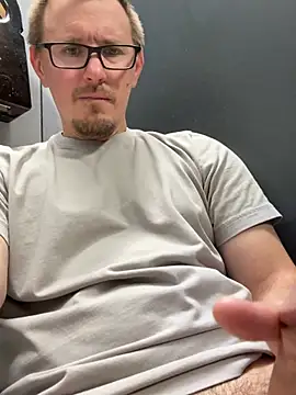Hardpaul85 online show from July 2026 02:14:02 PM