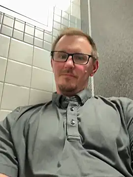 Hardpaul85 online show from July 2026 05:41:01 PM