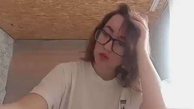 Snapshot of OliviaMoment chatting on June 2026 10:13:01 AM OliviaMoment online show from June 2026 10:13:01 AM