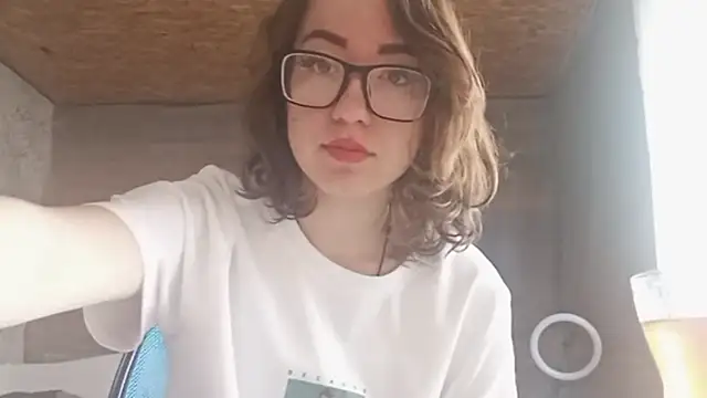 Snapshot of OliviaMoment chatting on June 2026 08:09:02 AM OliviaMoment online show from June 2026 08:09:02 AM