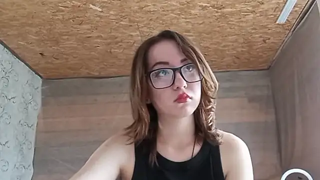 Snapshot of OliviaMoment chatting on July 2026 08:21:01 AM OliviaMoment online show from July 2026 08:21:01 AM