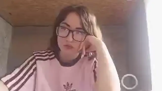Snapshot of OliviaMoment chatting on June 2026 08:22:02 AM OliviaMoment online show from June 2026 08:22:02 AM