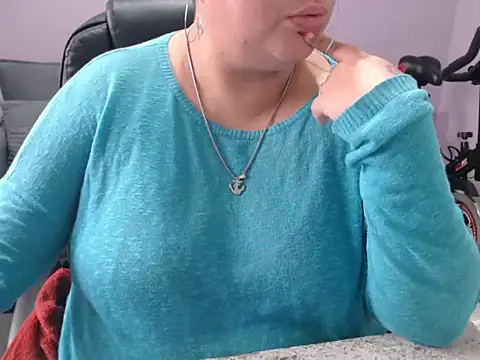 June Osborne online show from May 2026 06:14:01 PM