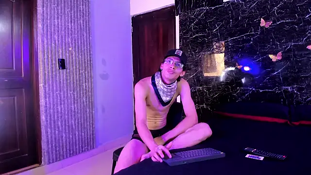 Snapshot of Adrian_Wolf chatting on July 2026 07:55:01 PM Adrian Wolf online show from July 2026 07:55:01 PM