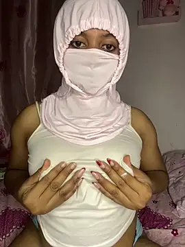 Hornybambie online show from May 2026 11:54:02 PM