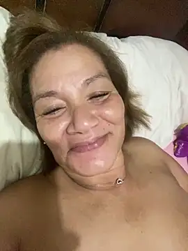 Snapshot of rosanna78322 chatting on June 2026 02:16:02 AM rosanna78322 online show from June 2026 02:16:02 AM