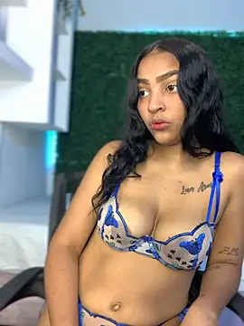 Snapshot of KissyIsabella_ chatting on June 2026 12:48:01 PM KissyIsabella online show from June 2026 12:48:01 PM