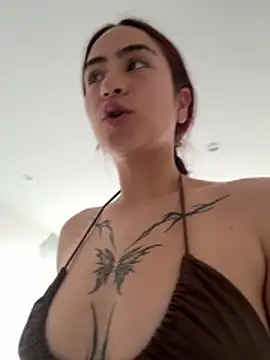  Lia Moon  online show from May 2026 02:23:01 PM