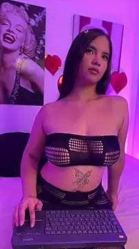 Lara petit online show from June 2026 06:31:02 PM