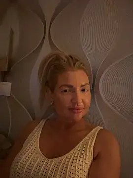 szexicicamica online show from May 2026 07:14:01 PM