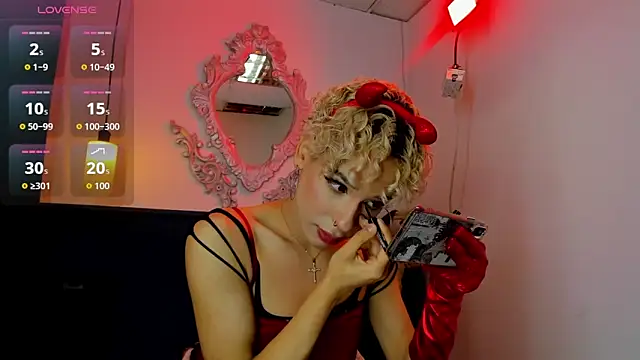 valentinee xo online show from June 2026 05:41:01 AM