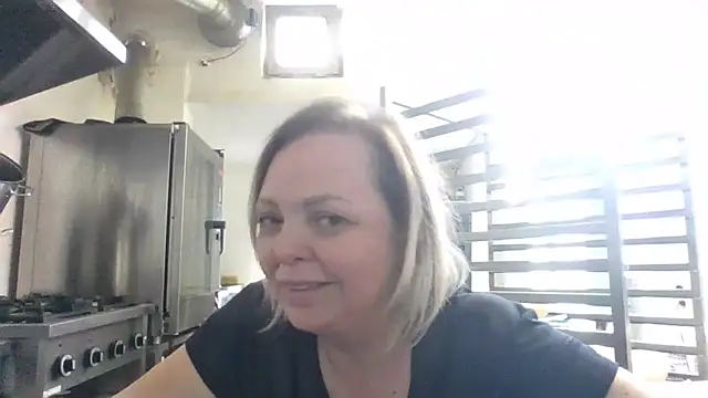 BellaaKiss online show from May 2026 02:12:02 PM