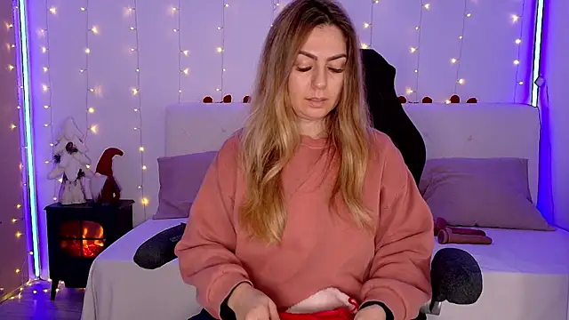 LindaWhite  online show from December 2025 05:08:01 PM