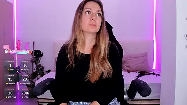 LindaWhite  online show from October 2025 09:52:02 AM