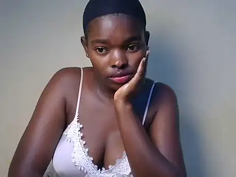 Snapshot of Emmerline_ chatting on June 2026 05:21:02 PM Emmerline online show from June 2026 05:21:02 PM