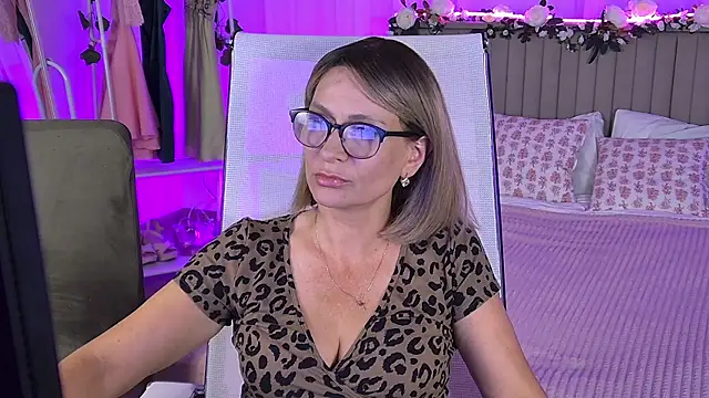 Snapshot of LioraVale chatting on July 2026 03:56:02 PM LioraVale online show from July 2026 03:56:02 PM