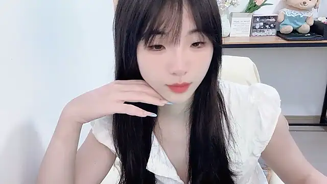 Louise-3 online show from July 2026 10:10:02 PM