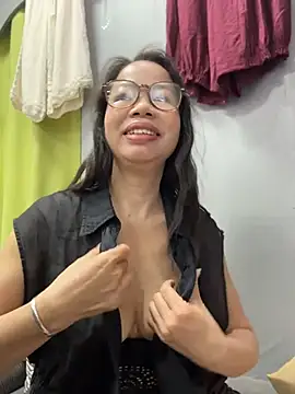 Snapshot of honghong_mother chatting on June 2026 03:07:01 AM honghong mother online show from June 2026 03:07:01 AM