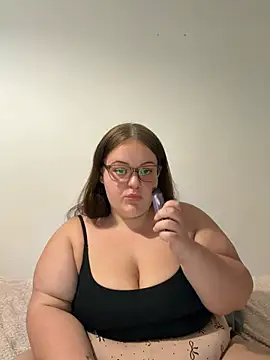 LillyMaexx online show from July 2026 09:37:01 PM