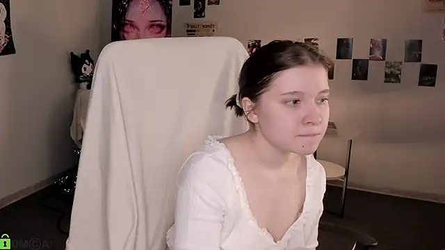 Snapshot of Kylie-Voss chatting on June 2026 04:06:02 AM Kylie-Voss online show from June 2026 04:06:02 AM
