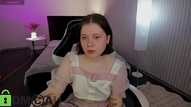 Snapshot of Kylie-Voss chatting on July 2026 03:03:02 AM Kylie-Voss online show from July 2026 03:03:02 AM