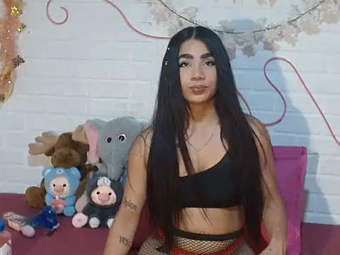 IreneSaez333 online show from June 2026 05:07:02 PM