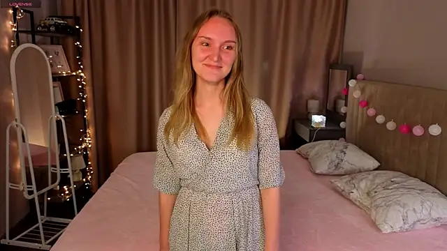 JenevaLitalien online show from June 2026 06:12:01 PM