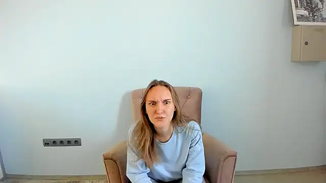 JenevaLitalien online show from May 2026 08:09:02 AM