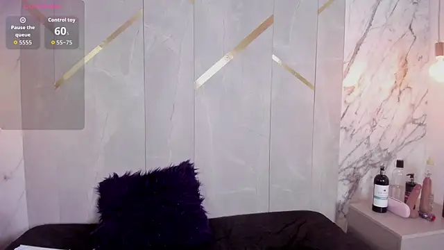 Snapshot of ChloeBelle_ chatting on July 2026 12:33:01 PM ChloeBelle online show from July 2026 12:33:01 PM