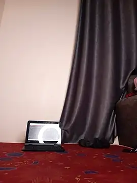 LaineOlives online show from July 2026 03:40:01 AM