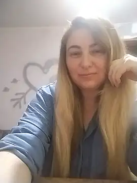 Snapshot of AngelWhite008 chatting on June 2026 10:11:02 PM AngelWhite008 online show from June 2026 10:11:02 PM