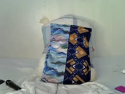 pretty lunaa online show from June 2026 07:35:02 PM