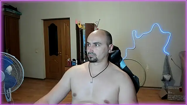 Snapshot of -SexyDaddy- chatting on June 2026 04:40:02 PM -SexyDaddy- online show from June 2026 04:40:02 PM