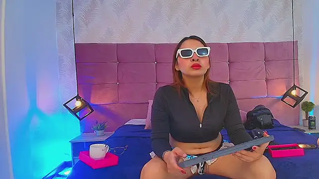 Snapshot of CelesteNeirafg chatting on June 2026 05:35:02 PM CelesteNeirafg online show from June 2026 05:35:02 PM
