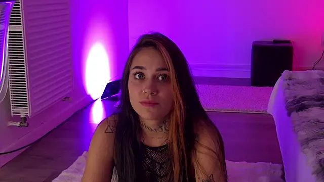 Snapshot of KyraDesire chatting on July 2026 02:21:01 PM KyraDesire online show from July 2026 02:21:01 PM
