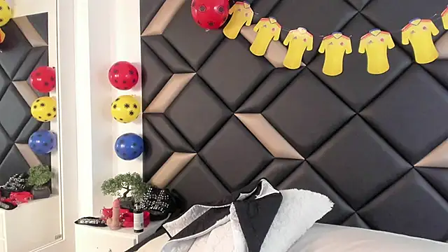 AdrianaHarlow online show from June 2026 07:02:02 PM