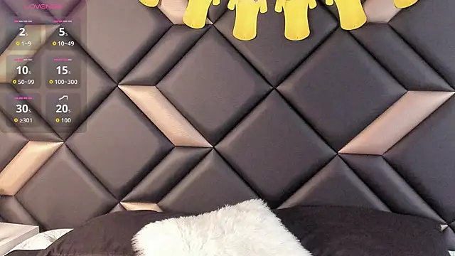 AdrianaHarlow online show from July 2026 07:14:02 PM