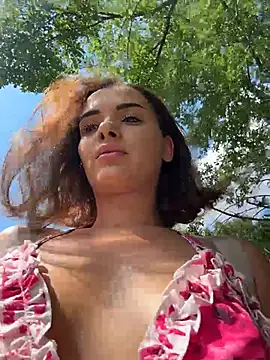 Snapshot of chloenyx chatting on June 2026 01:05:01 PM chloenyx online show from June 2026 01:05:01 PM