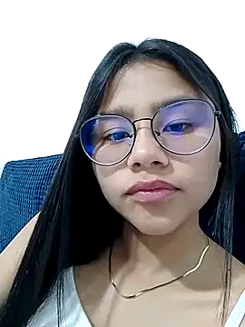 Snapshot of Sofielovee-01 chatting on June 2026 08:22:02 AM Sofielovee-01 online show from June 2026 08:22:02 AM