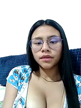 Snapshot of Sofielovee-01 chatting on June 2026 01:32:01 AM Sofielovee-01 online show from June 2026 01:32:01 AM