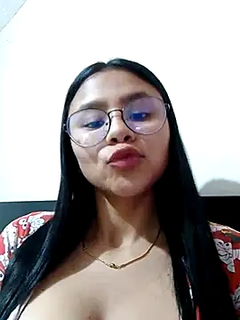 Snapshot of Sofielovee-01 chatting on July 2026 02:18:01 AM Sofielovee-01 online show from July 2026 02:18:01 AM