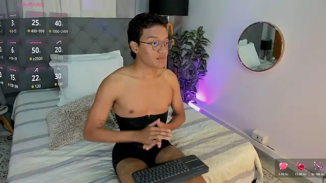 Snapshot of Camilo_Santoss chatting on June 2026 12:59:01 PM Camilo Santoss online show from June 2026 12:59:01 PM