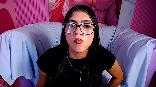 Holly Watson  online show from July 2026 02:33:01 AM