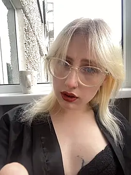 xp blondie online show from June 2026 12:46:01 PM