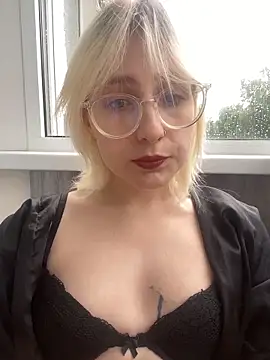Snapshot of xp_blondie chatting on June 2026 06:46:01 AM xp blondie online show from June 2026 06:46:01 AM