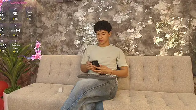 Snapshot of Maximiliano_Young chatting on June 2026 01:01:01 PM Maximiliano Young online show from June 2026 01:01:01 PM