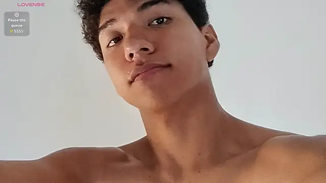 Snapshot of Maximiliano_Young chatting on July 2026 11:54:01 AM Maximiliano Young online show from July 2026 11:54:01 AM